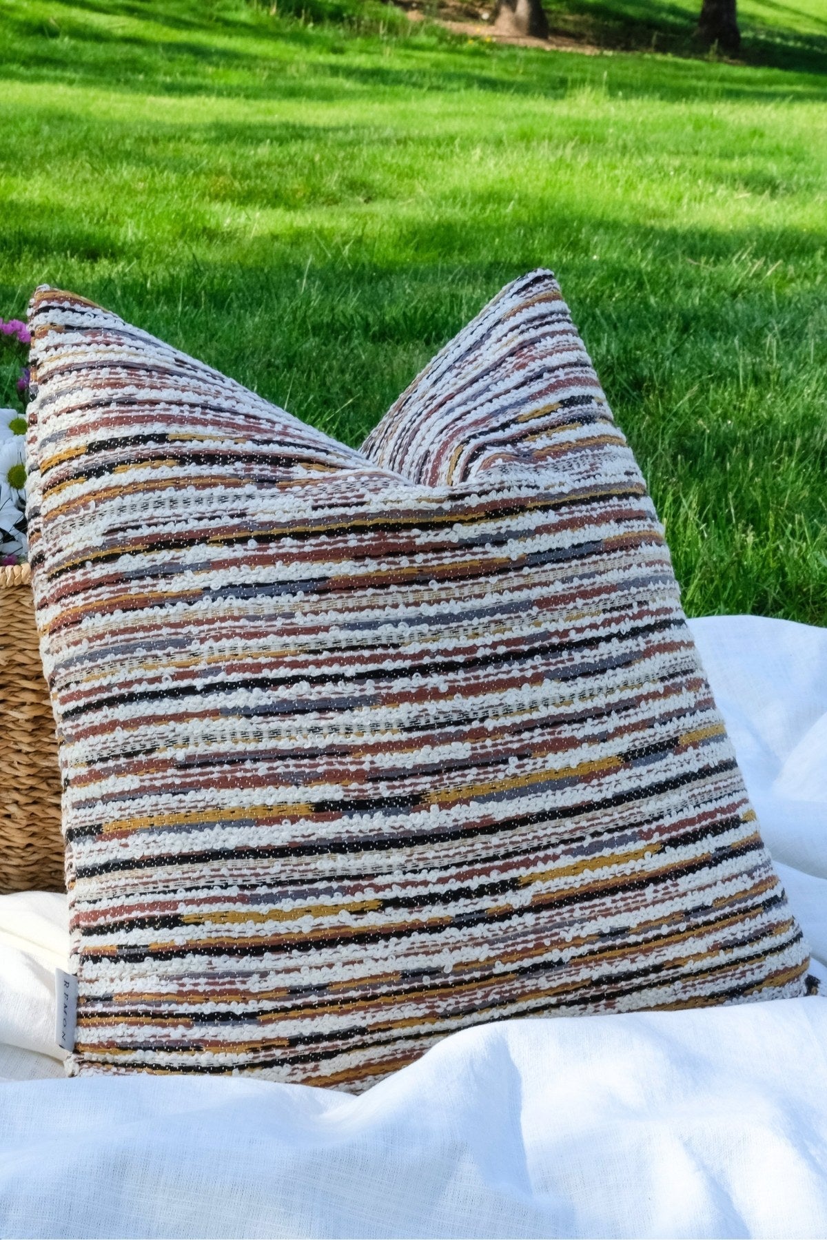 Outdoor Kumaş Teknolojisi: UV ve Su Dayanımı