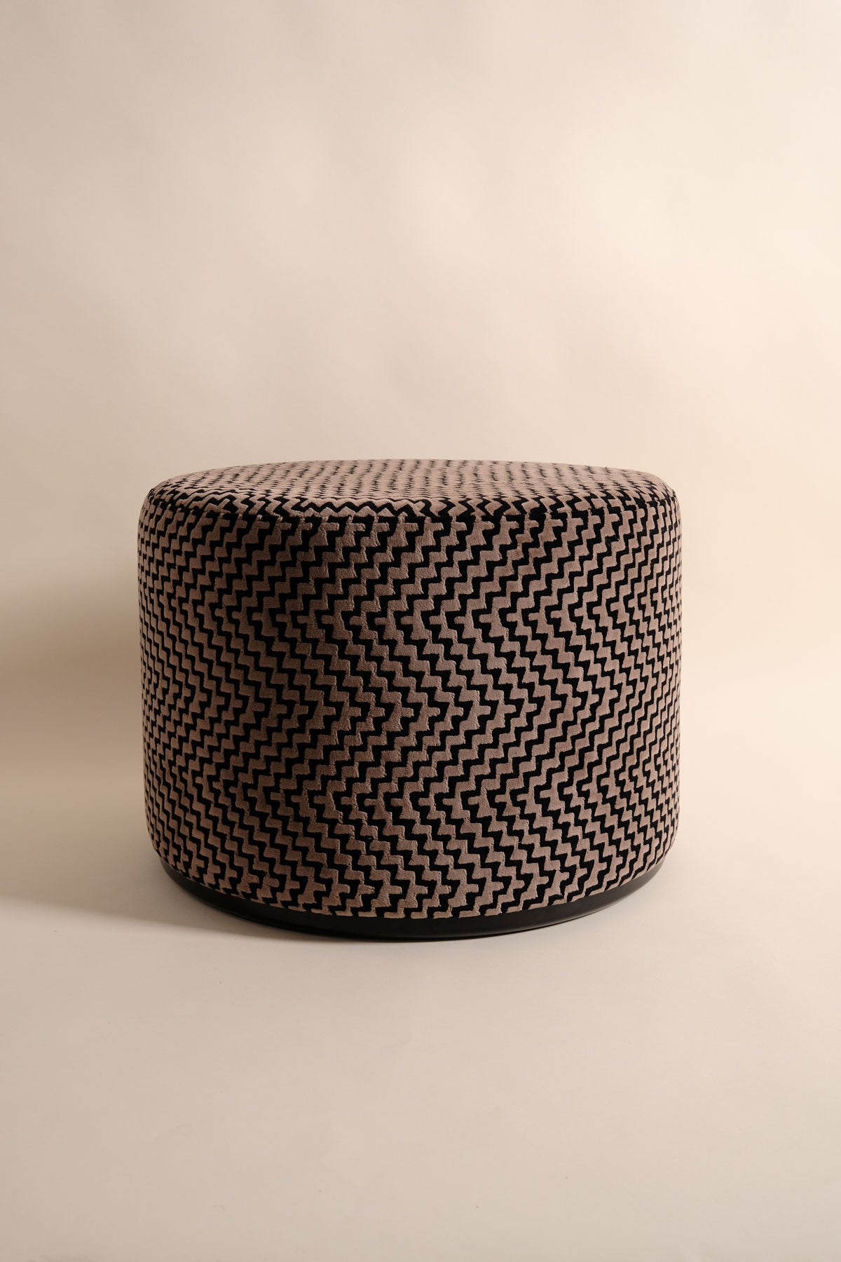 Cresta Siyah Yuvarlak puf