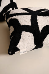 Merlin Kırlent Kılıfı - Siyah Beyaz