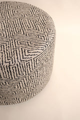 Morven Siyah Yuvarlak Puf