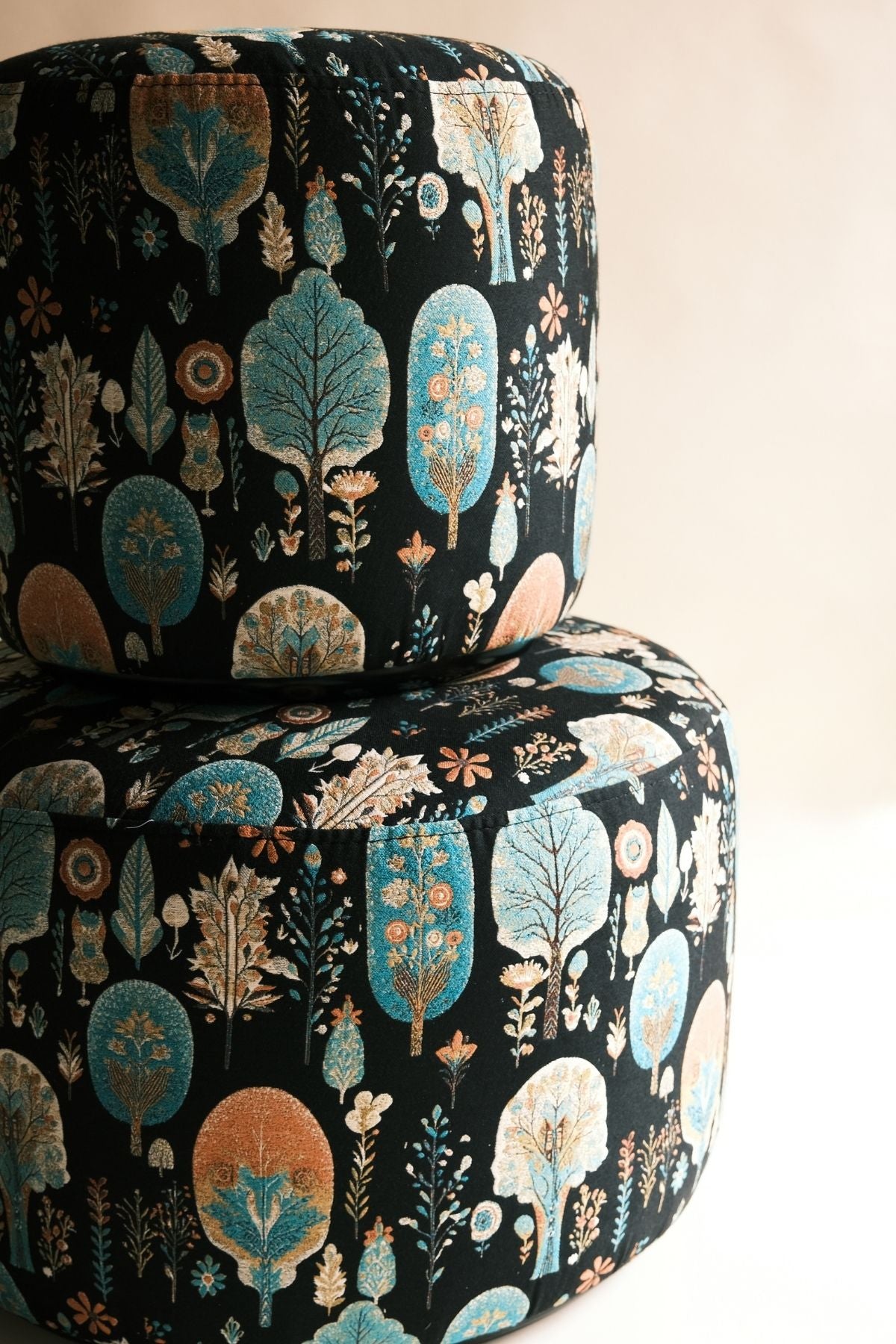 Silvia Puf - İllüstrasyon Jakarlı Dokuma